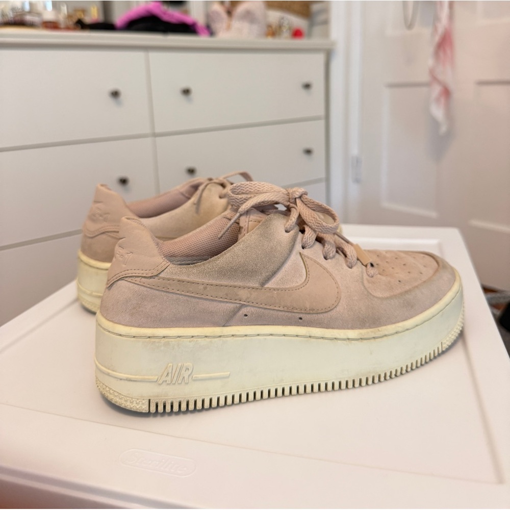 Nike Air Force 1 Sage Low